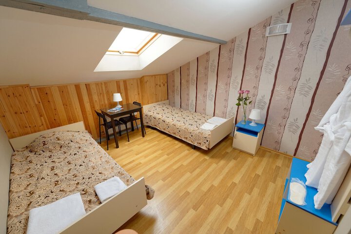 Room 53 of 89