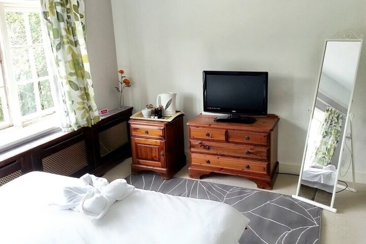 Room 9 of 38
