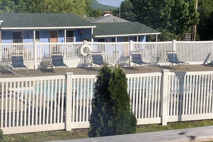 Pool 22 of 29
