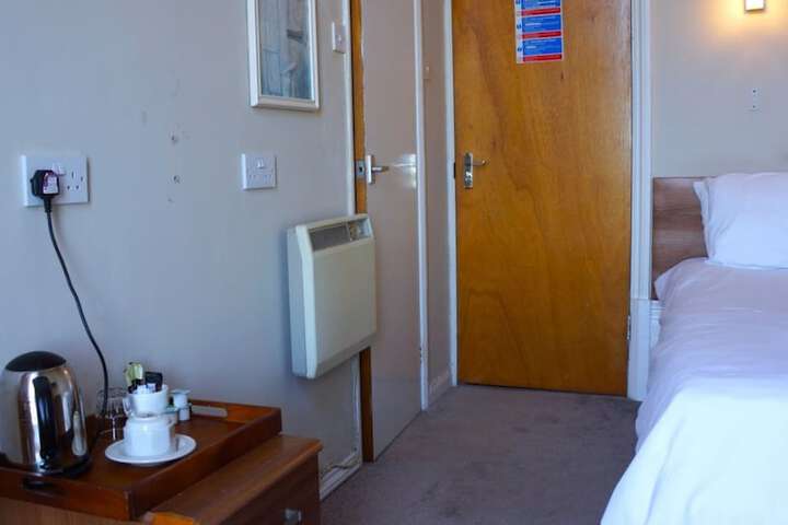 Room 104 of 162