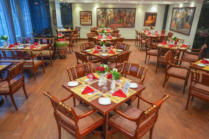 Dining 182 of 258