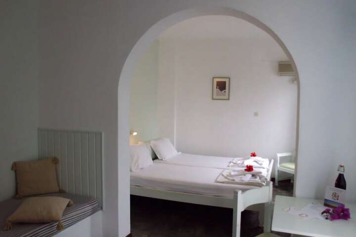 Room 33 of 94