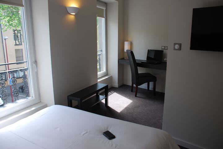 Room 5 of 27