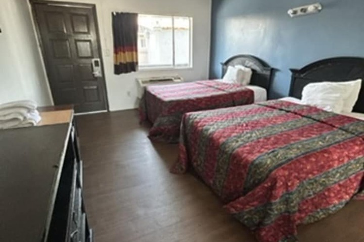 Room 8 of 31