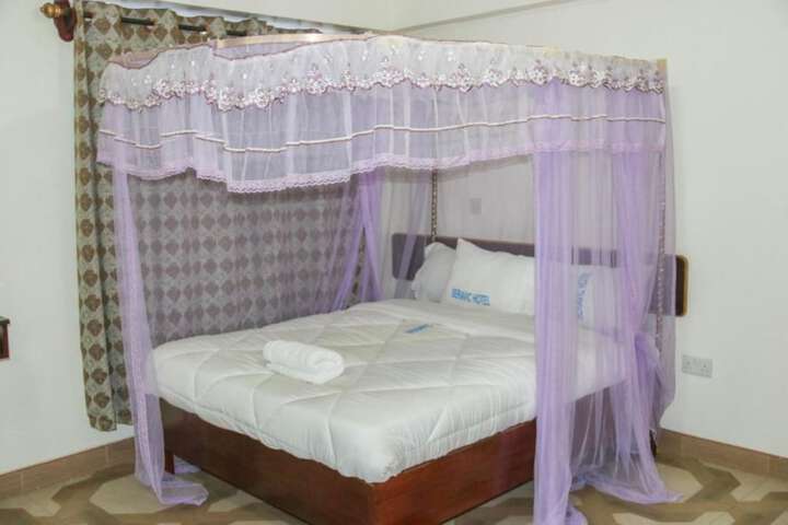 Room 10 of 26