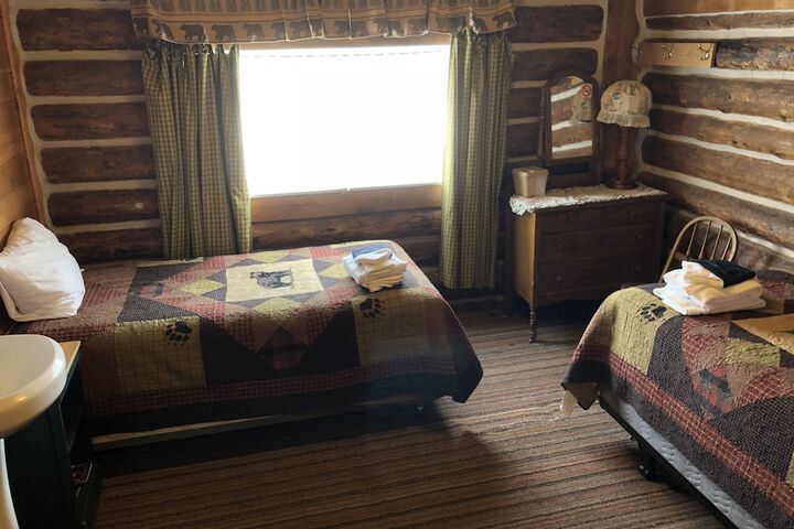 Room 3 of 92