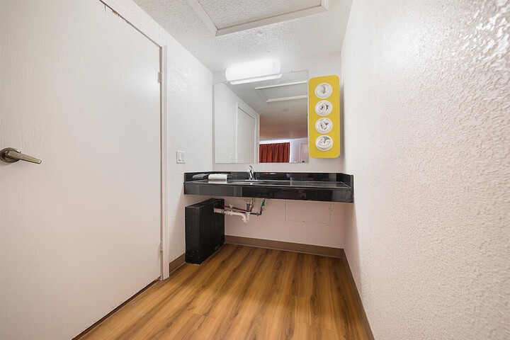 Room 18 of 26