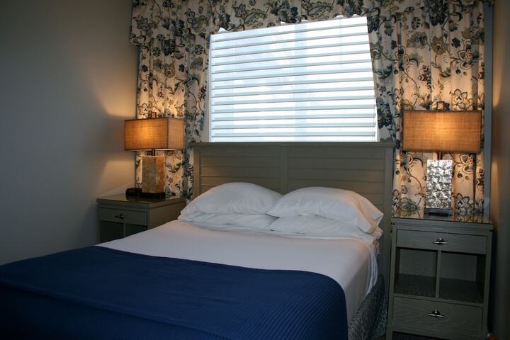 Room 3 of 231