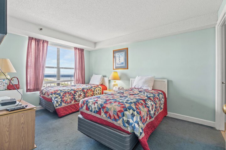 Room 8 of 138
