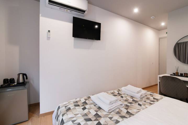 Room 11 of 43