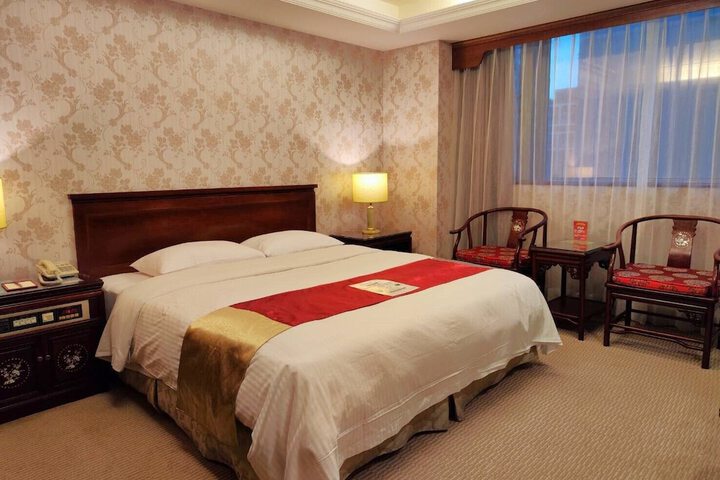 Room 12 of 46