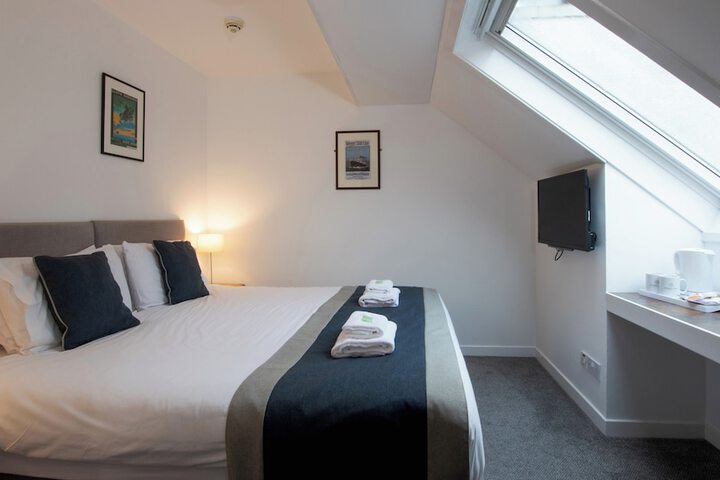 Room 12 of 82