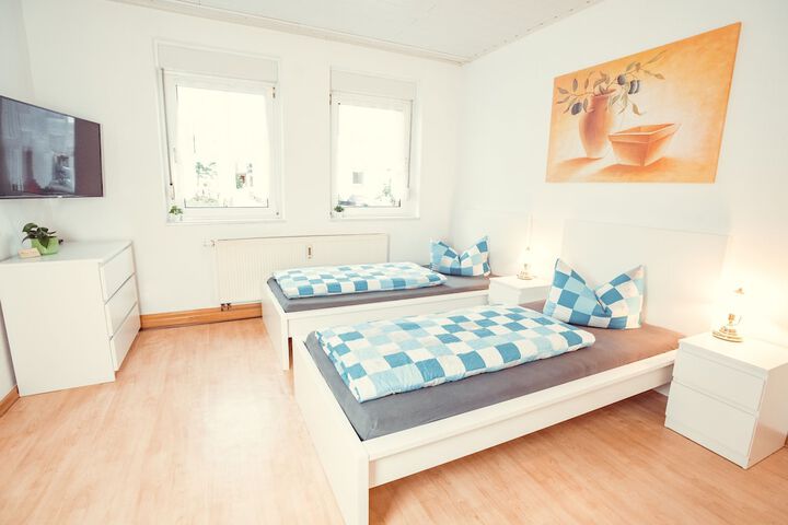 Room 3 of 38