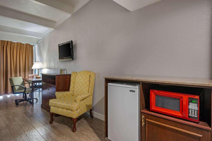 2 Double Beds (4 of 9)