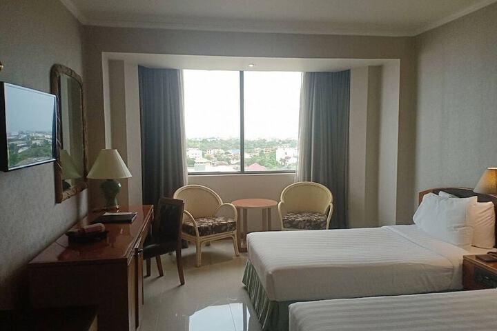 Room 13 of 87