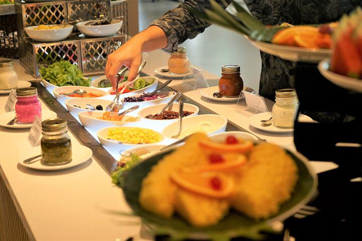 Dining 60 of 86