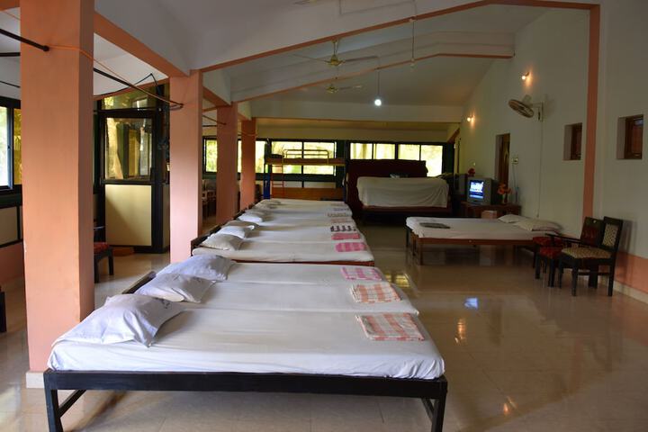 Room 10 of 65