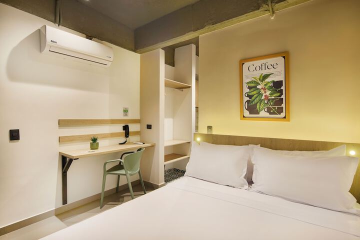 Room 9 of 37
