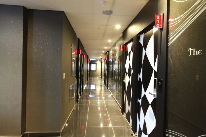 Ballroom/Hall 21 of 22