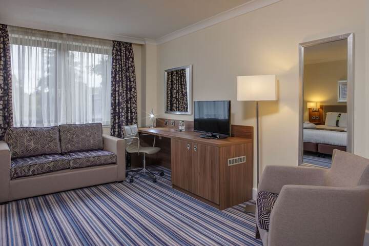 Room 10 of 123