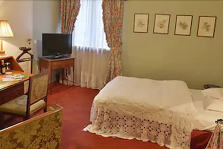 Room 12 of 52