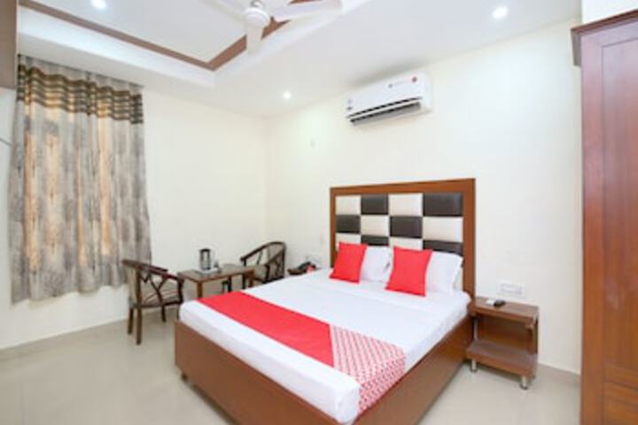 HOTEL AT INN