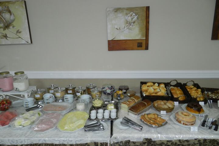 Dining 54 of 70