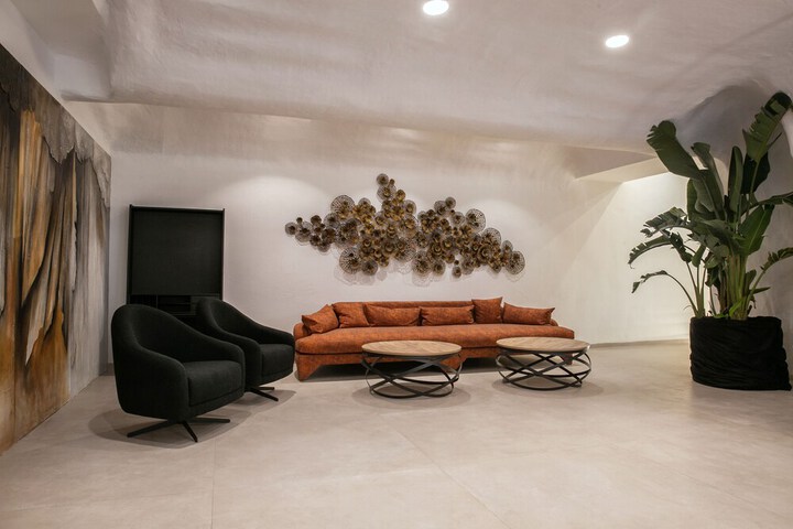 Hotel Interior 4 of 37