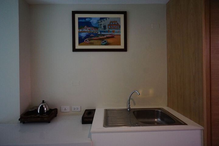 Room 17 of 40