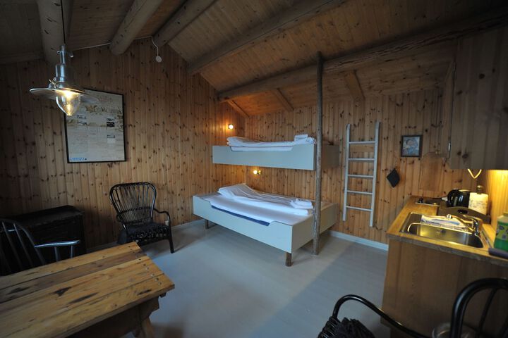 Room 27 of 142