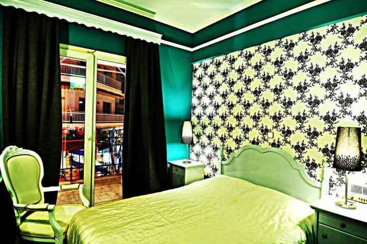 Room 8 of 48