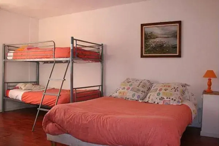 Room 2 of 10