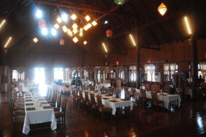 Dining 54 of 60