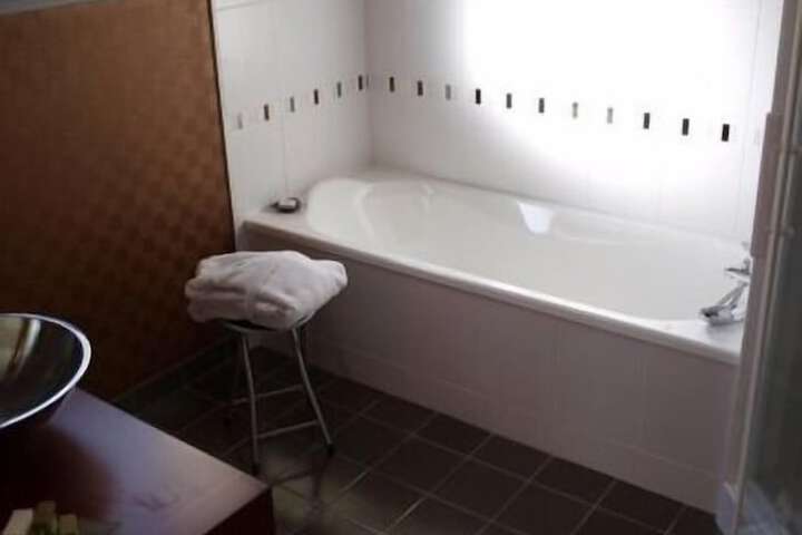 Room 19 of 73