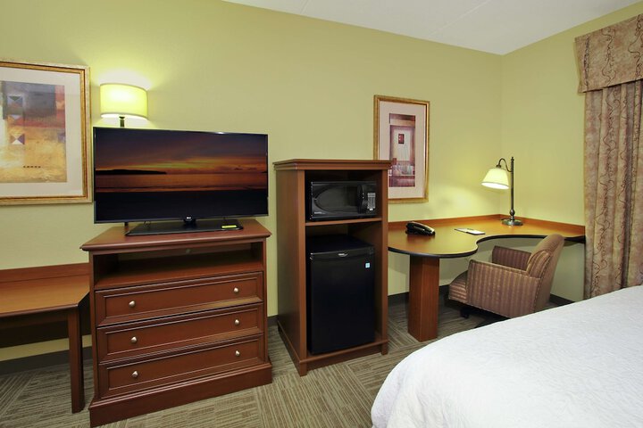 2 Queen Beds (5 of 6)