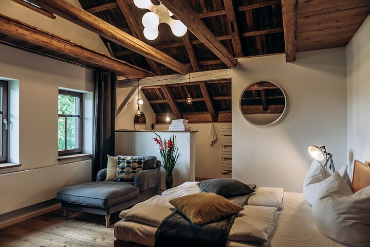 Room 2 of 46