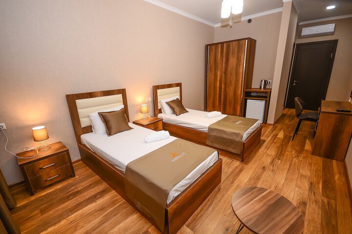 Room 3 of 59