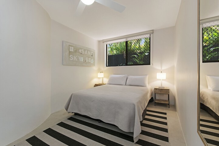 Room 2 of 23