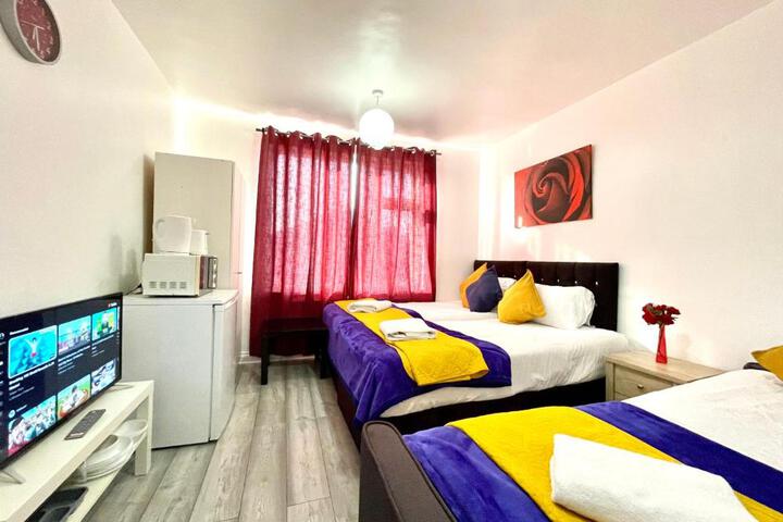 Studio Apartment Private Bathroom and Parking