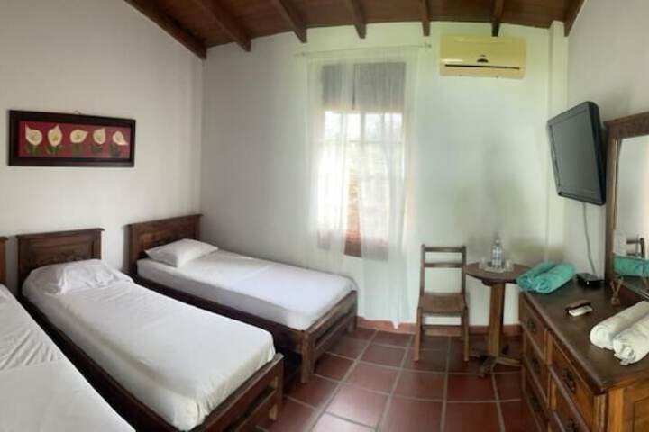 Room 3 of 37