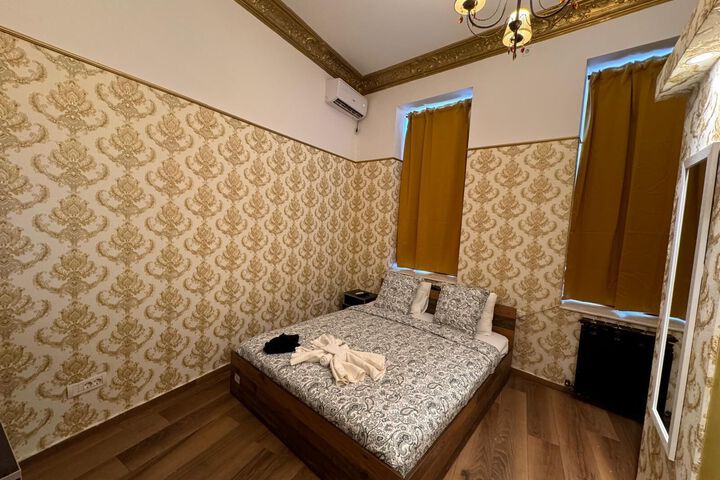 Room 47 of 86