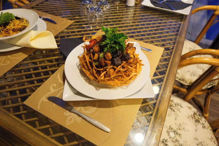 Dining 22 of 36