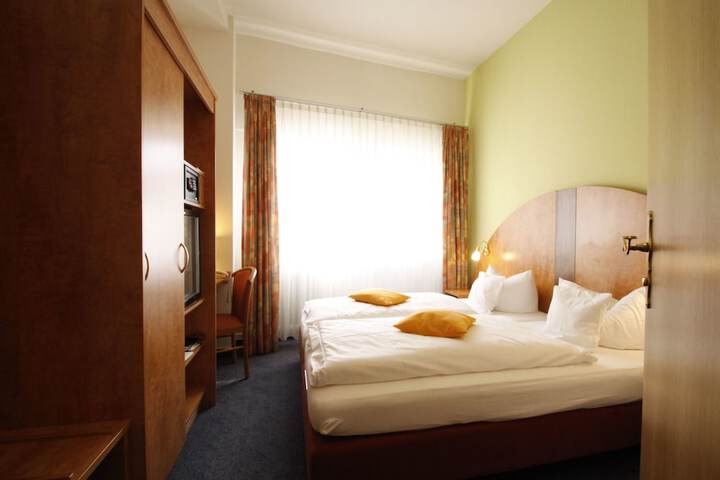 Room 7 of 61