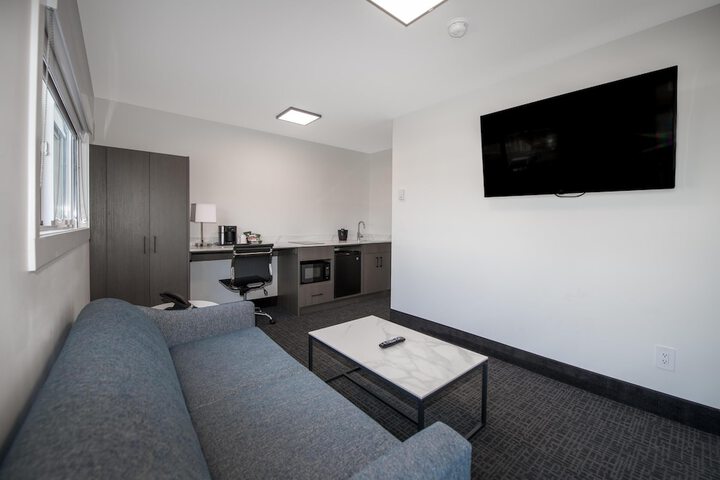 Room 9 of 38