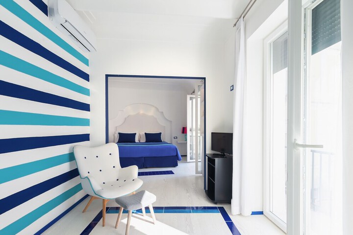 Room 4 of 30