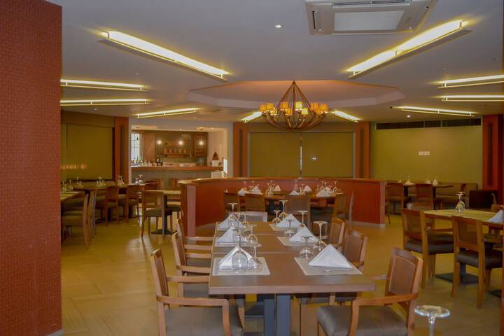 Dining 42 of 64