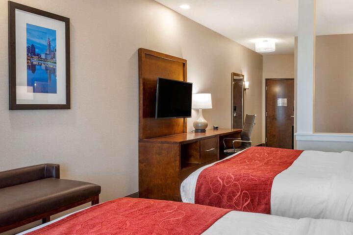 2 Queen Beds (3 of 10)