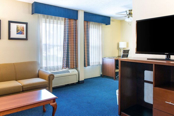 Room 25 of 46