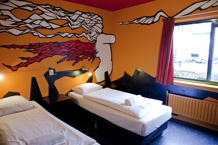 Room 27 of 91