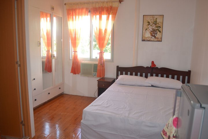Room 2 of 141